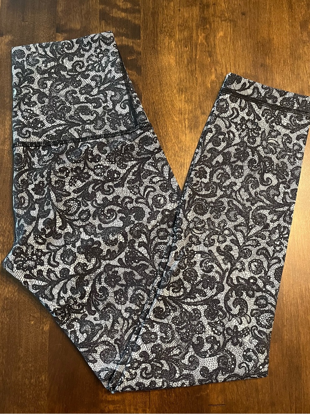 Lululemon Align HR 23" Crop, Black Lace, Sz 4